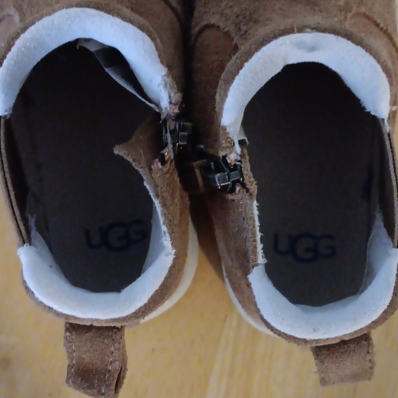 Uggs Kids 10 EUC - Picture 5 of 6